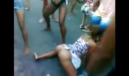 சார்லி மீது எடுக்கிறது பெரிய காயி காட்டியது ஒரு ஆபாச கிளிப் பதிவு இல்லாமல் Or மாங்கா