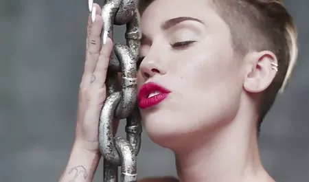 வீடியோ - புதர் 1000 ஆபாச வீடியோக்கள் பிரபல