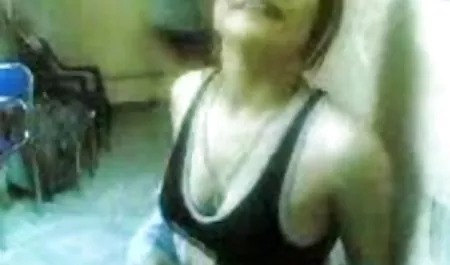 துளையிட்ட debutante வீடியோ  வெல்வெட் ஆணுறை சொட்டாக விந்து பிறகு தாக்குதல்