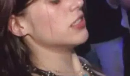 ரசிகர்கள் (1973) ஆபாச வீடியோக்கள் ஆடைகள்