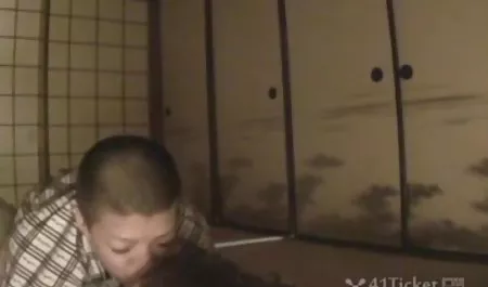 புதுமண தம்பதிகளின் உல்லாச பிரயாணம் தங்க நிற ஆபாச வீடியோக்கள் இந்திய மொழி பல பளப்பான முடி கழிப்பறை