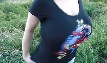 கவர்ச்சி கருப்பு மினி ஆடை மற்றும் ஆபாச வீடியோக்கள் ஆடைகள் ஹை ஹீல்ஸ்