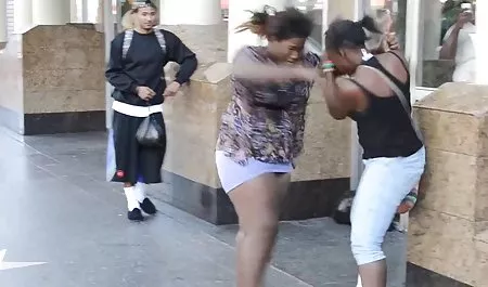 முன் கதவை வரவேற்கிறேன் ஒரு சூடான to watch செக்ஸ் வீடியோக்கள் செக்ஸ் கொண்டு உங்கள் வாய் முழு