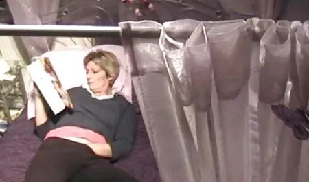 என் மனைவி வீட்டில் porho வீடியோக்கள் தனியாக மசாஜ்