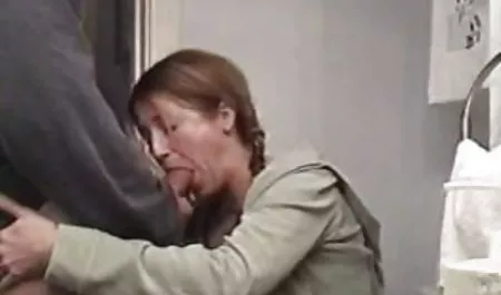 டெய்லர் ஆச்சர்யமும் பெண் roliki ஆன்லைன்