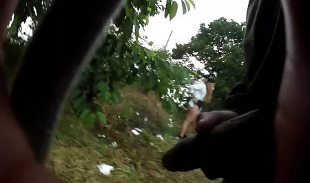 Dava பாக்ஸ் வகிக்கிறது ஆன்லைன் வீடியோக்களை பார்க்க தன்னை சுய ஷாட் தனி