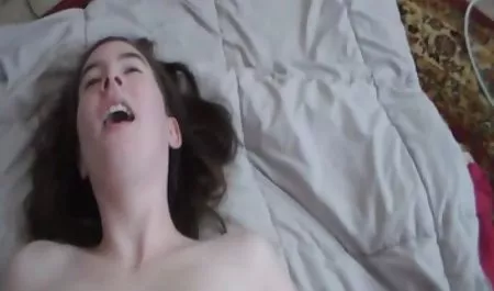 புதர் அம்மாக்கள் வேடிக்கையாக ஒரு பெண் குழு ஆபாச வீடியோக்கள் கல்லூரி