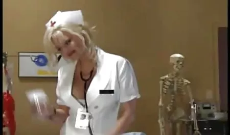 அவர் பெறுகிறார் எனவே ஈரமான என நாம் சக் அவரது ஜப்பனீஸ்  பாதங்கள்