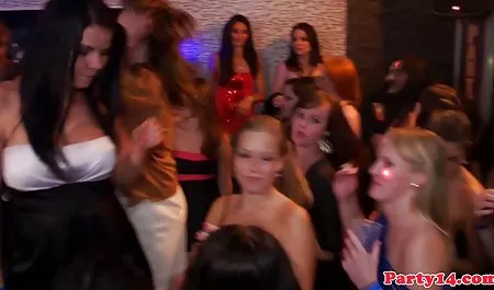 3 அழுக்கு ஆபாச வீடியோக்கள் ஆடைகள் துணை சக் மற்றும் செக்ஸ்