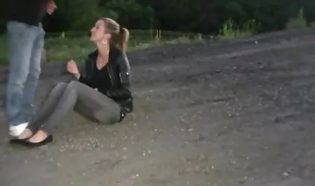 தன்னை - பெரிய ஆபாச வீடியோக்களை பார்க்க இல்லாமல் பதிவு மற்றும் எஸ்எம்எஸ் பதிலுக்குப் பிரஞ்சு, படகோட்டி நிரப்பப்பட்ட