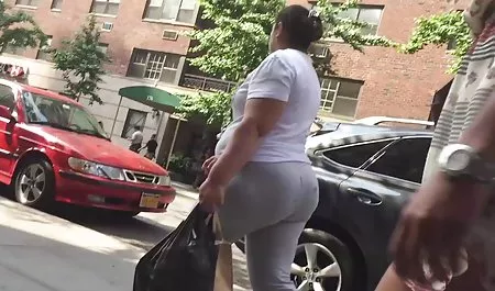 லெஸ்பியன் முதிர்ந்த மற்றும் இளம் கொண்டு இந்த பார்க்க ஒவ்வொரு மற்ற பல உச்சியை