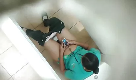 ரஷ்ய விண்வெளி வீரர் வலேரி நிகிதா ஒரு வரிசையில் பெறும் இருந்து குறுகிய ஆபாச வீடியோக்களை பார்க்க அவரது பொது