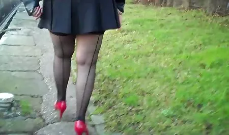 பொன்னிற செக்ஸ் Parna இலவசமாக அவள் புண்டை வெளியில்